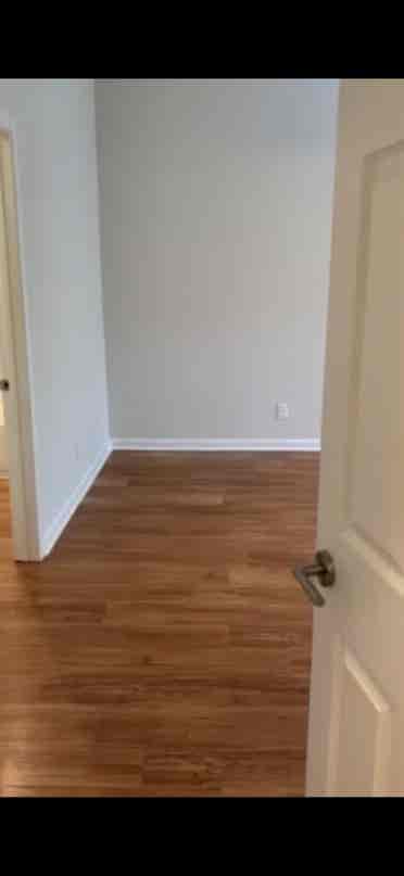 MASTER BEDROOM AVAILABLE BELLEVUE