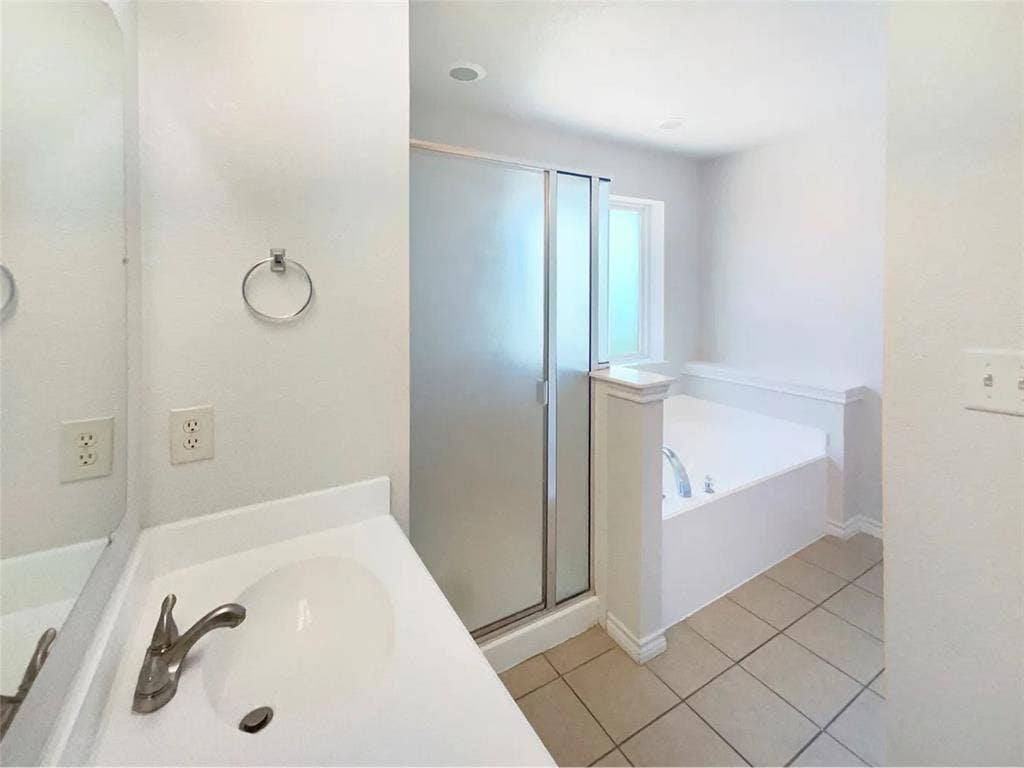 3 bedroom house available for rent