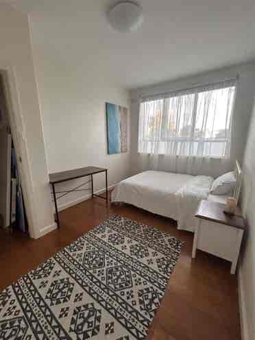 🌞 Bright & Furnished Room