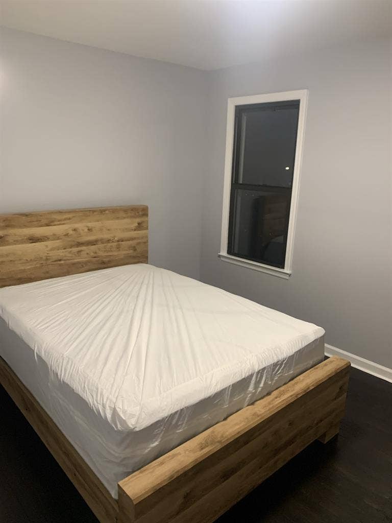Fully furnished room in black rock