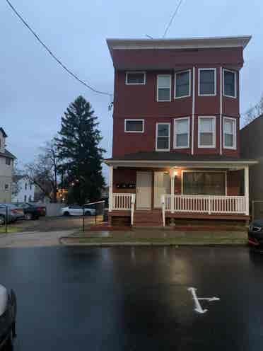 Fully furnished room in black rock