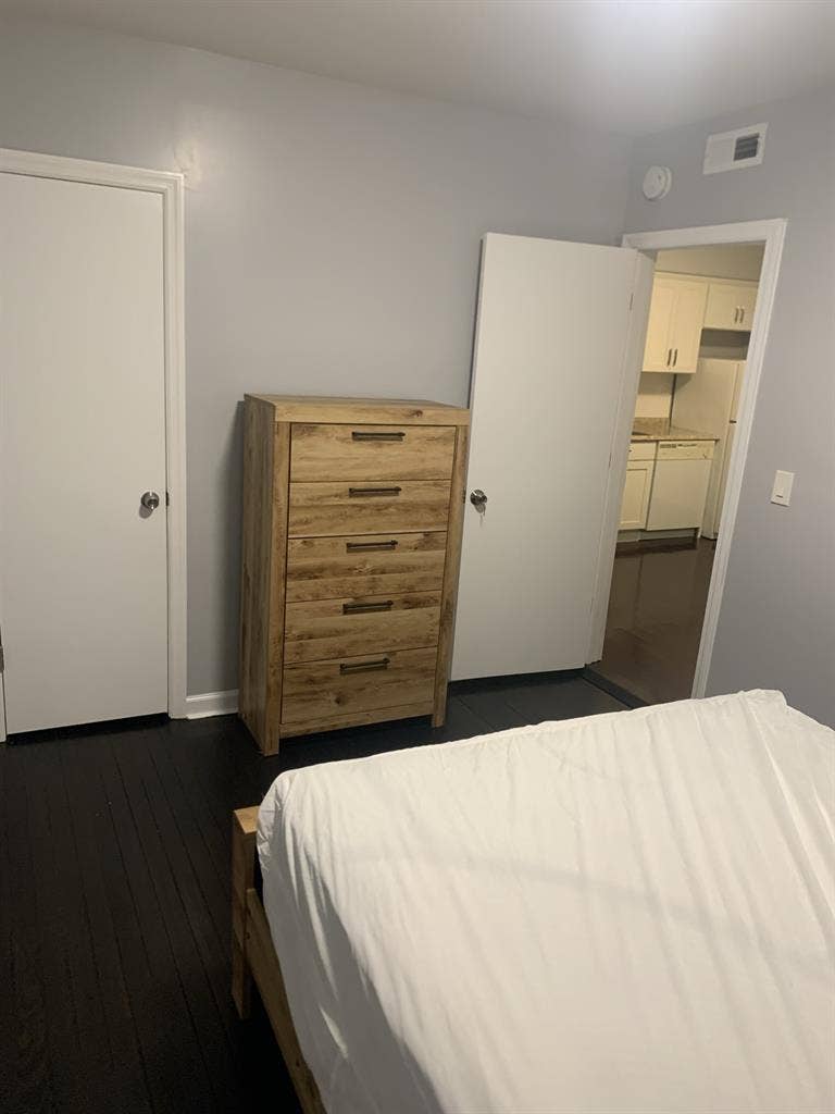 Fully furnished room in black rock