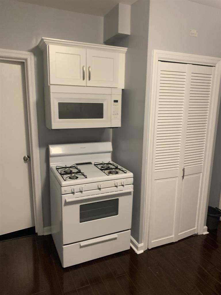 Fully furnished room in black rock