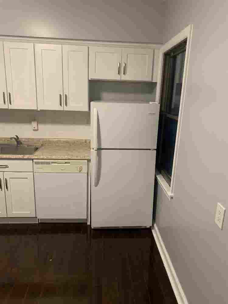 Fully furnished room in black rock