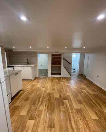 Looking for roommate
