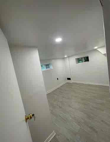 Looking for roommate