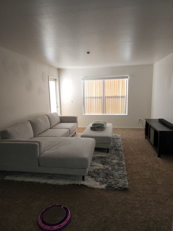 Beautiful room available now!