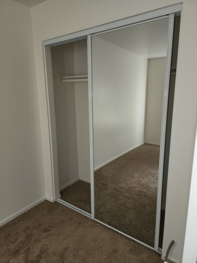 Beautiful room available now!