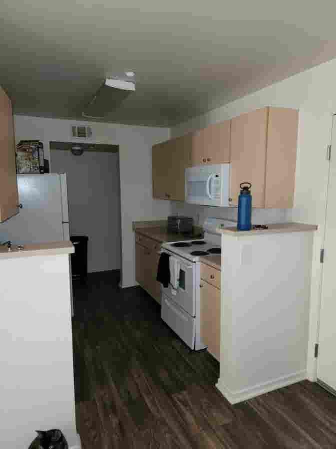 Beautiful room available now!