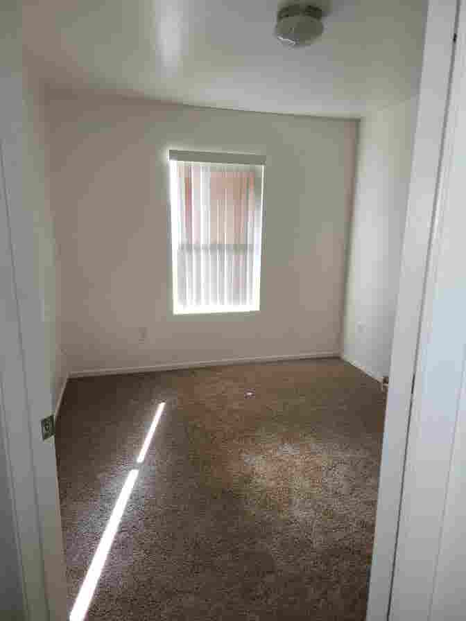 Beautiful room available now!
