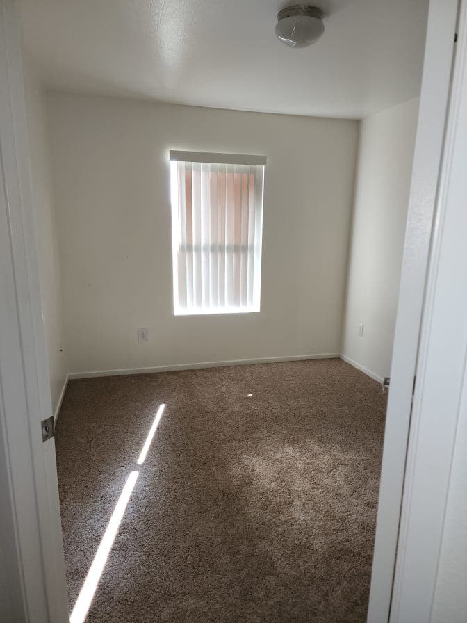 Beautiful room available now!