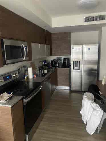 Room w/ private bath available