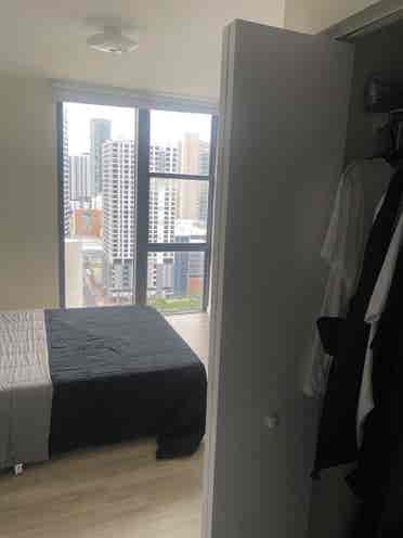 Room w/ private bath available