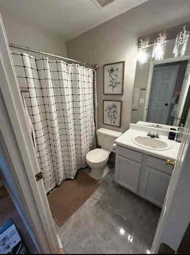 Looking for a roommate
