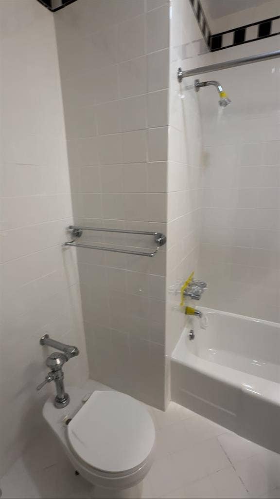 ✨Spacious Room with Private Bath✨