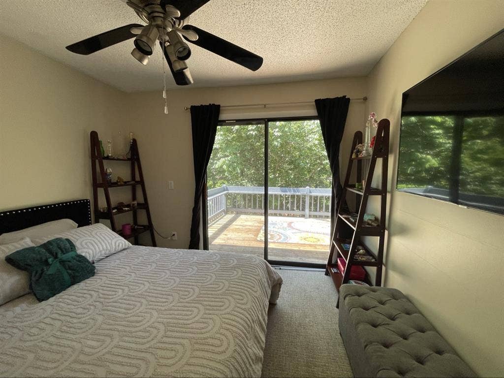 Room on the Lake!