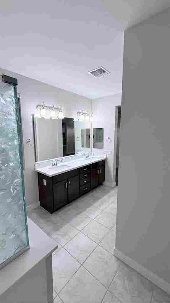 bed 4
bath in Glendale/Avondale