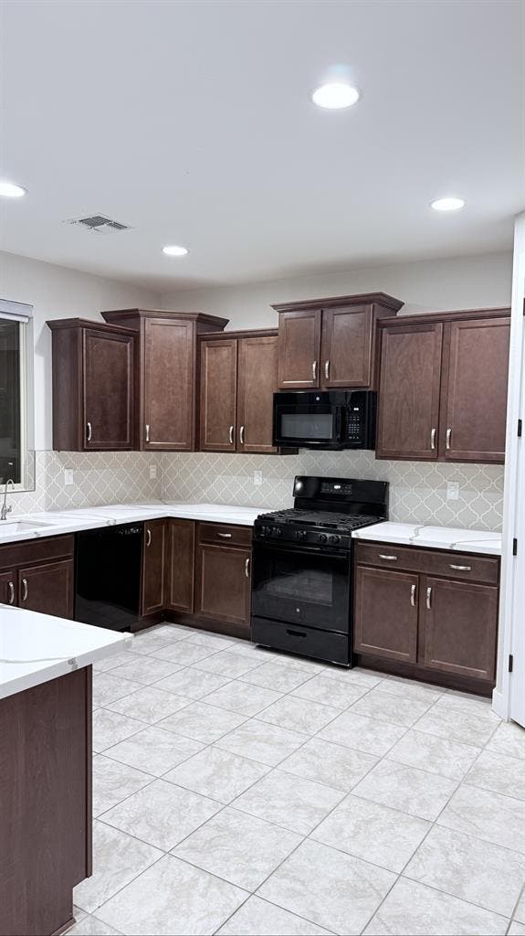 bed 4
bath in Glendale/Avondale