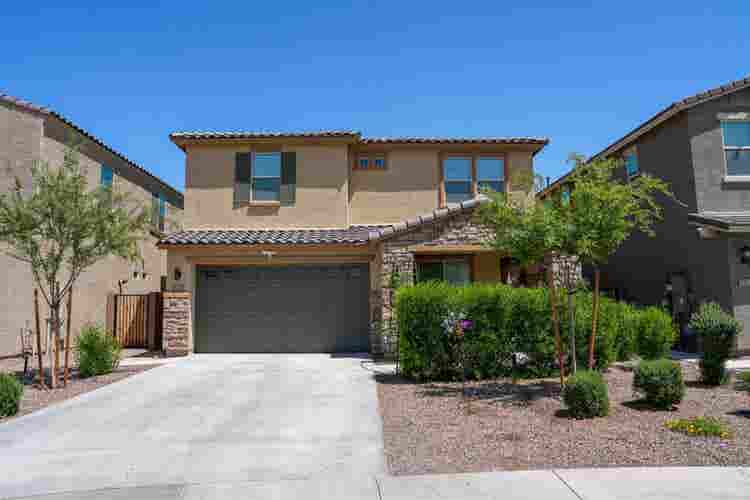 bed 4
bath in Glendale/Avondale