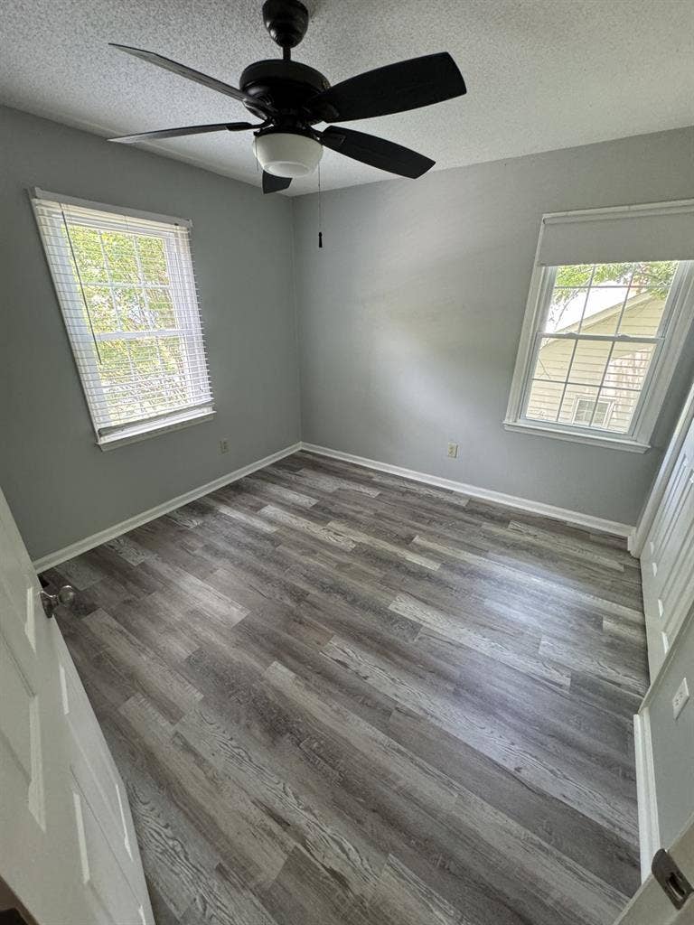 Looking for Roommates
