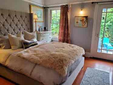 Charming Room w/ Private Entrance