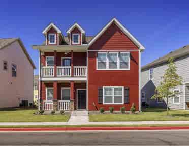 4 BEDROOM HOUSE sublease!