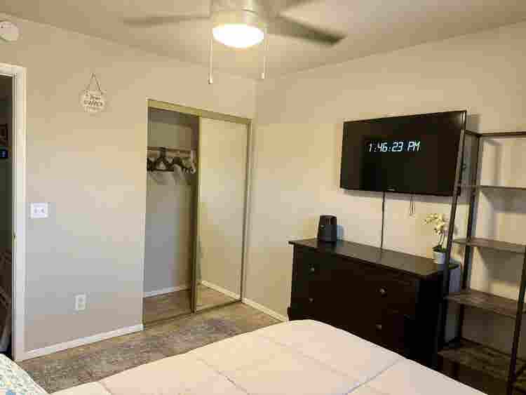 Private Furnished 
Room in N.Phx