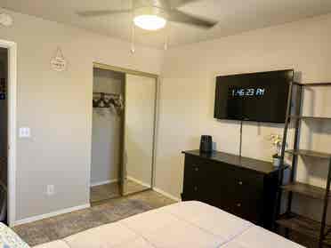 Private Room in Quiet Home - N.Phx