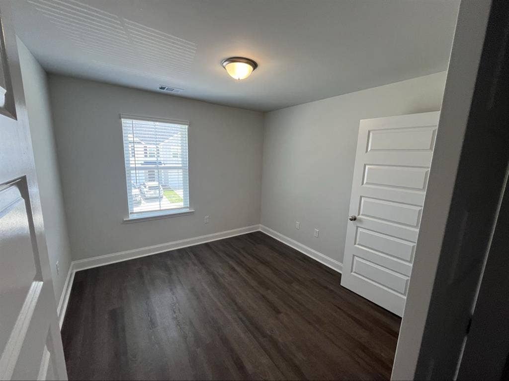 Bedroom for rent in Statesboro
