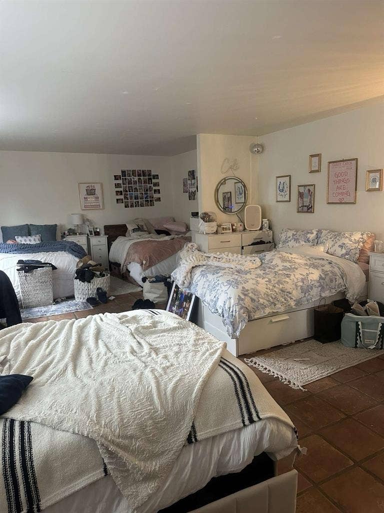 LOOKING FOR FALL SUBLEASER