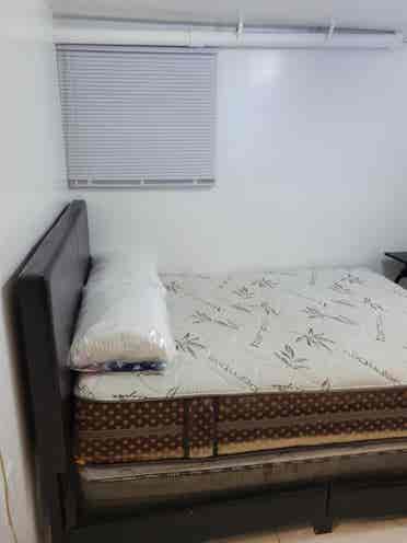 Furnished room in quiet private hse