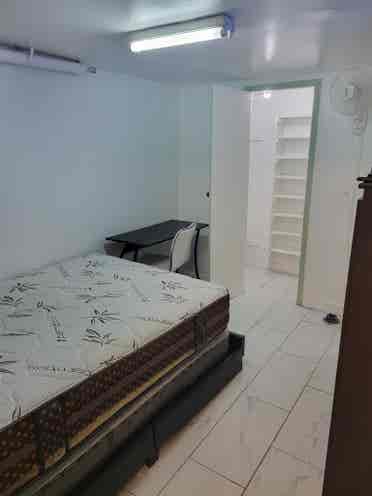 Furnished room in quiet private hse