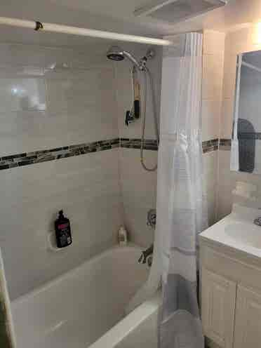 Furnished room in quiet private hse