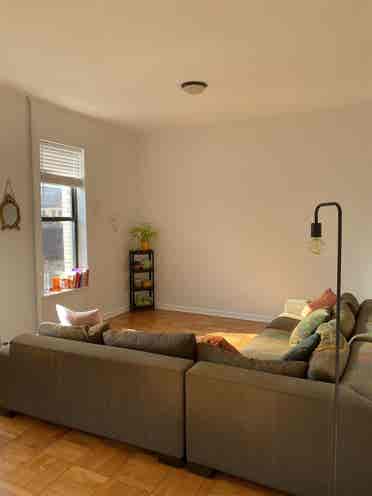 Large bedroom in 3 bedroom on UES!
