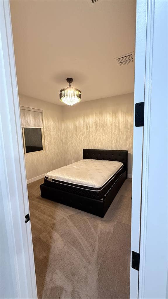 Fully furnished room For rent