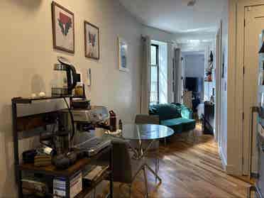 1bedroom apartment in Crown Heights