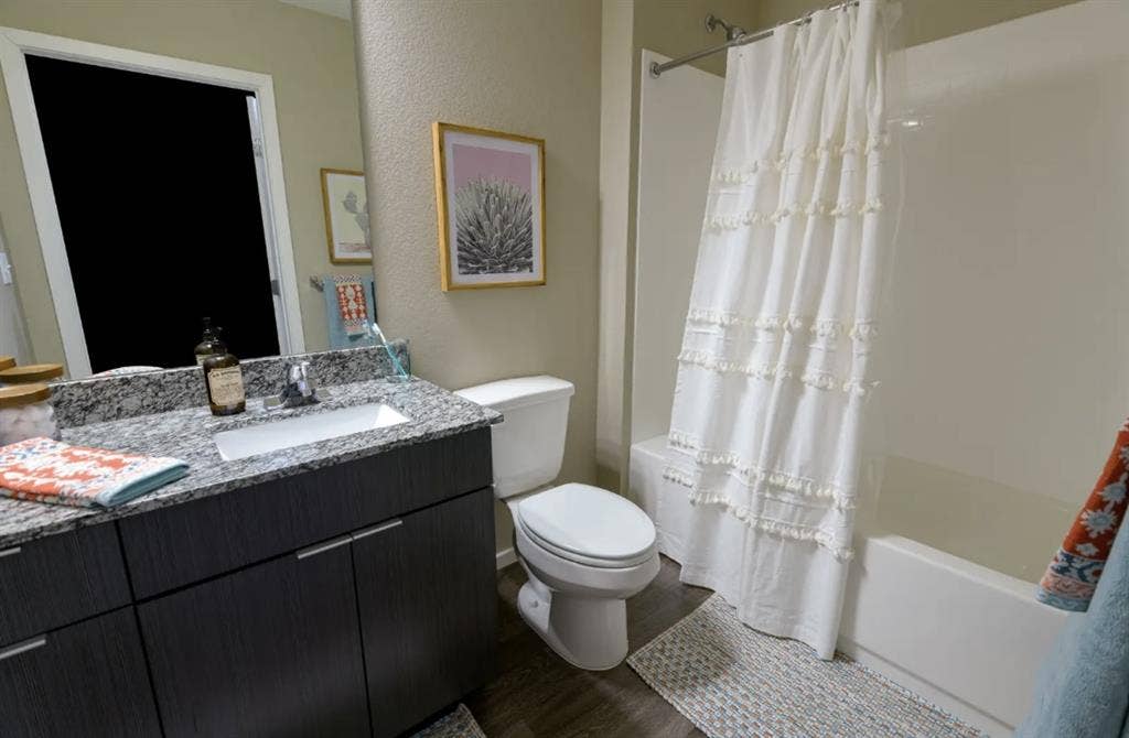 bath year lease!