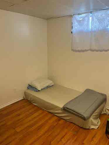 1 Room/separate kitchen for rent