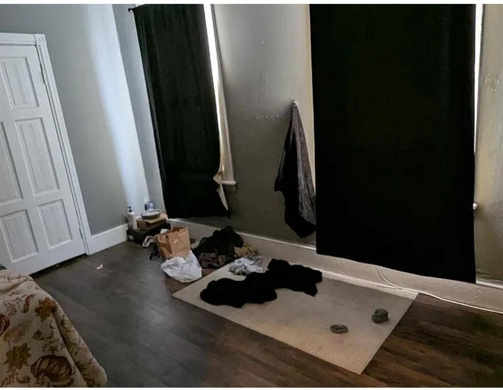 Home in Bridesburg with many rooms.
