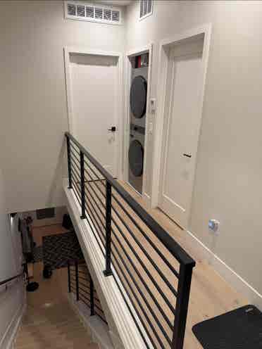 Townhouse Room Availablee