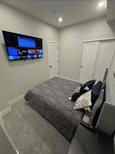 Townhouse Room Availablee