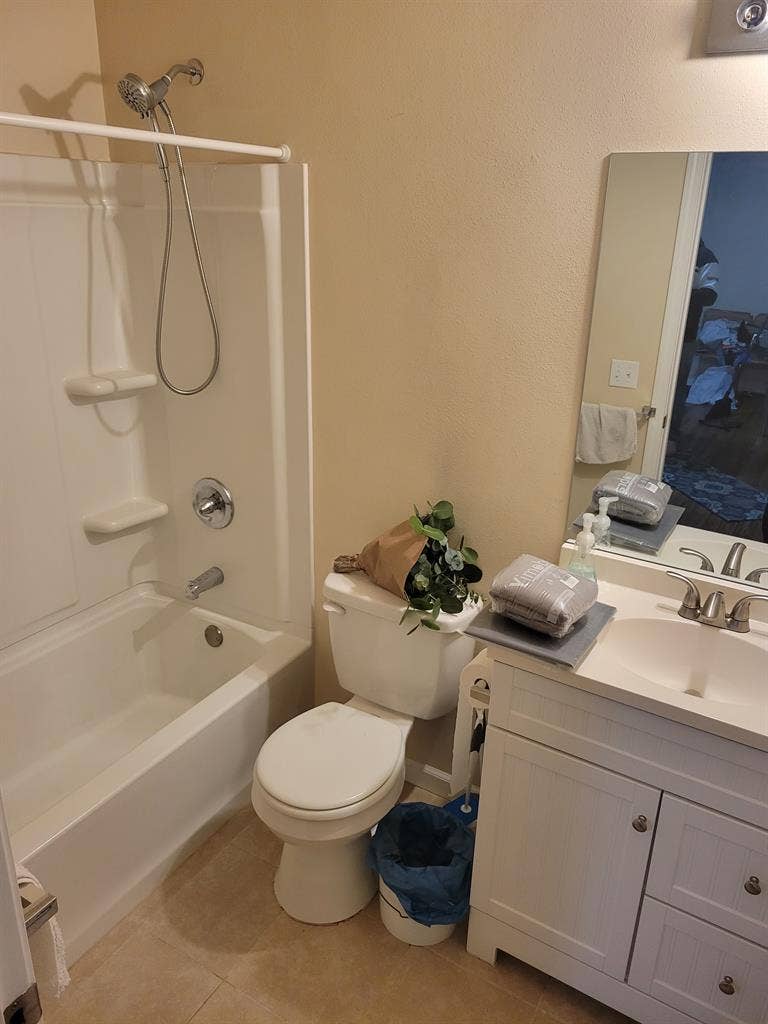 Spacious & Affordable Room for Rent