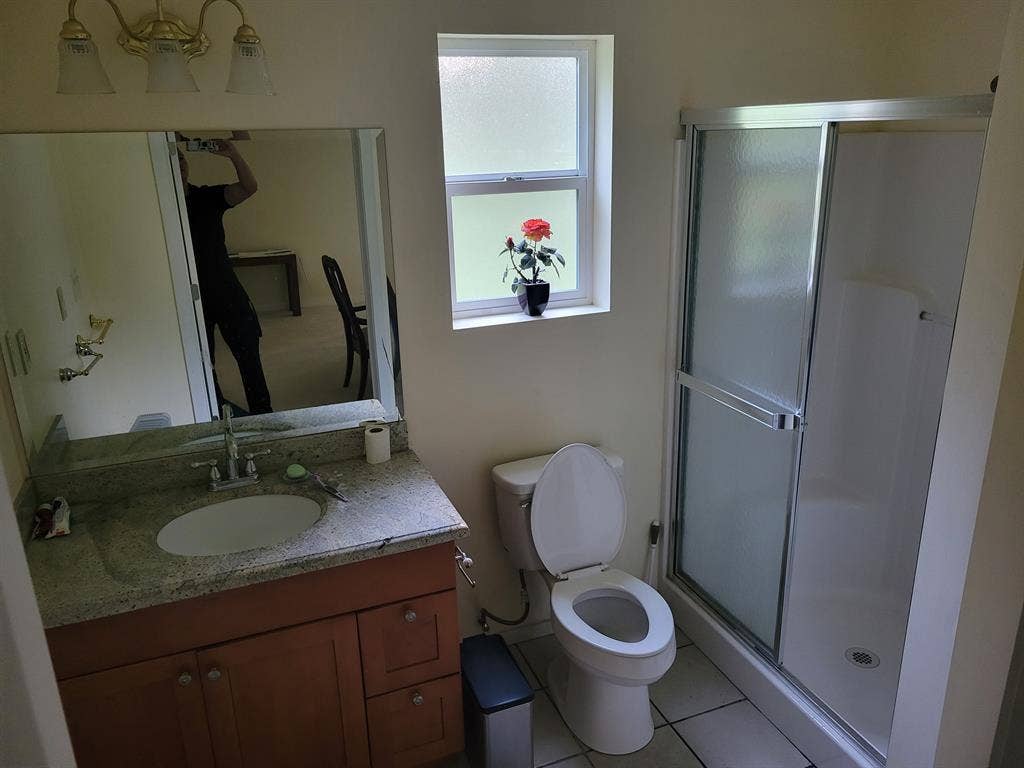 Spacious & Affordable Room for Rent