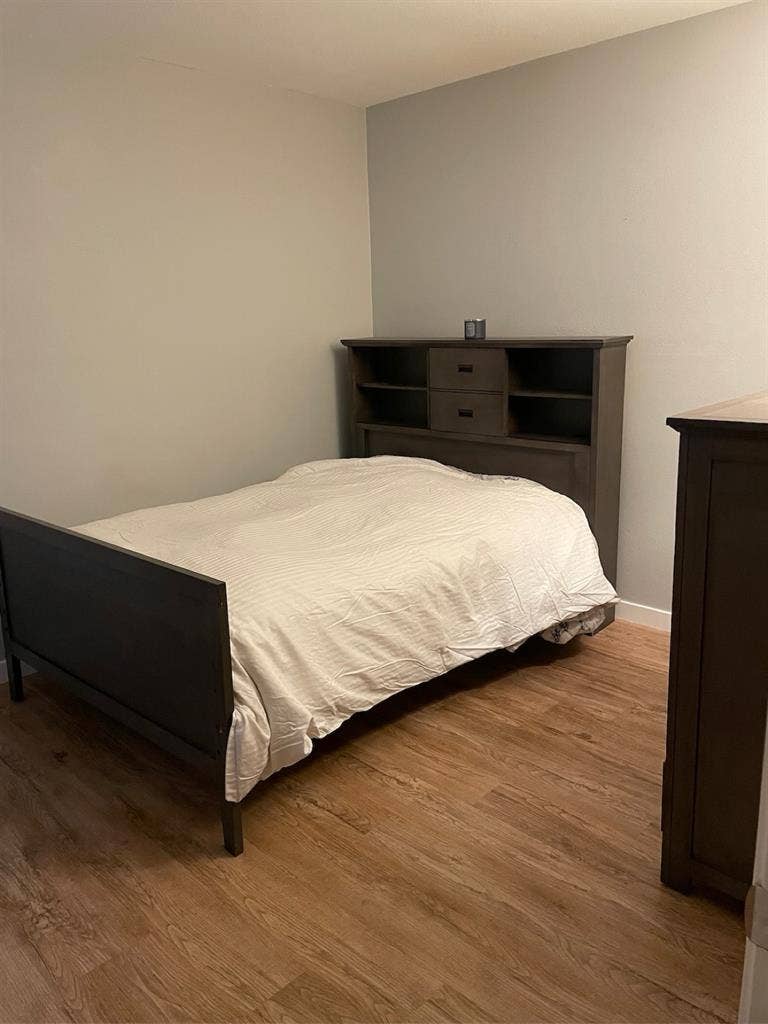 Guest room for rent in my condo