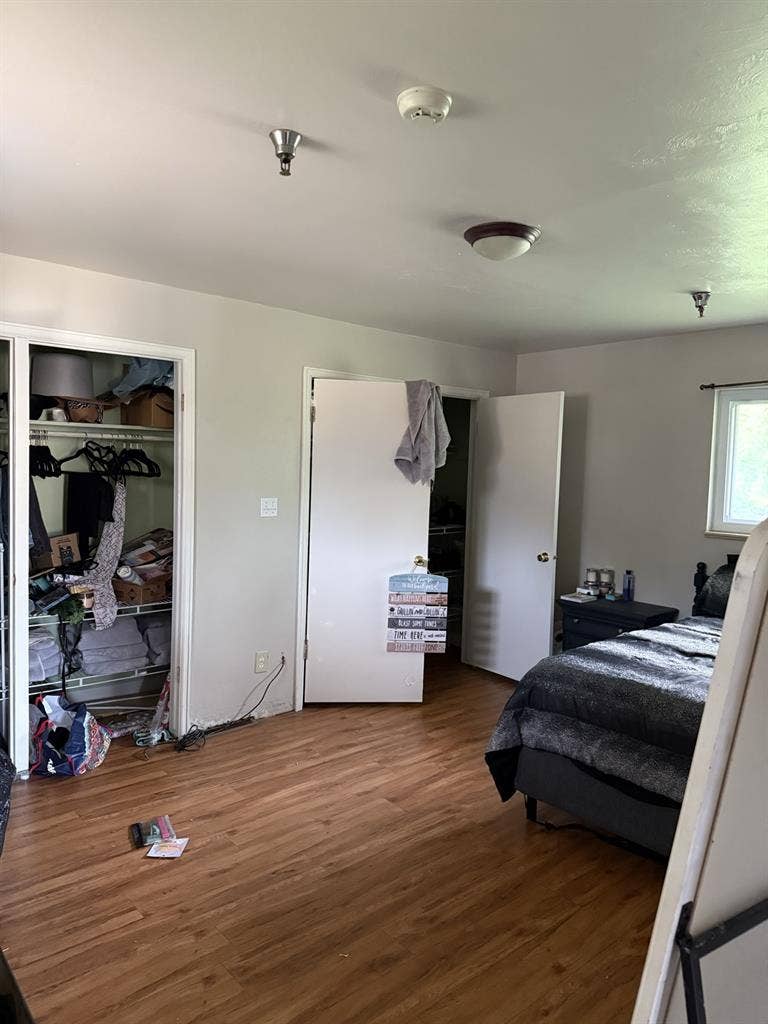 Large room for rent