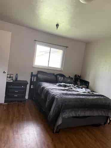 Large room for rent