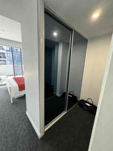 Spacious one bedroom apt- Sydney,