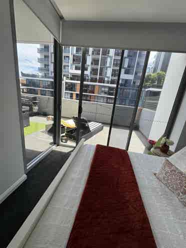 Spacious one bedroom apt- Sydney,