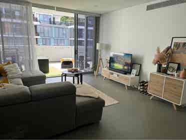 Spacious one bedroom apt- Sydney,