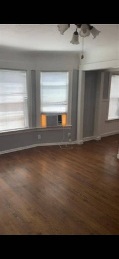 bath house apt w/ backyard